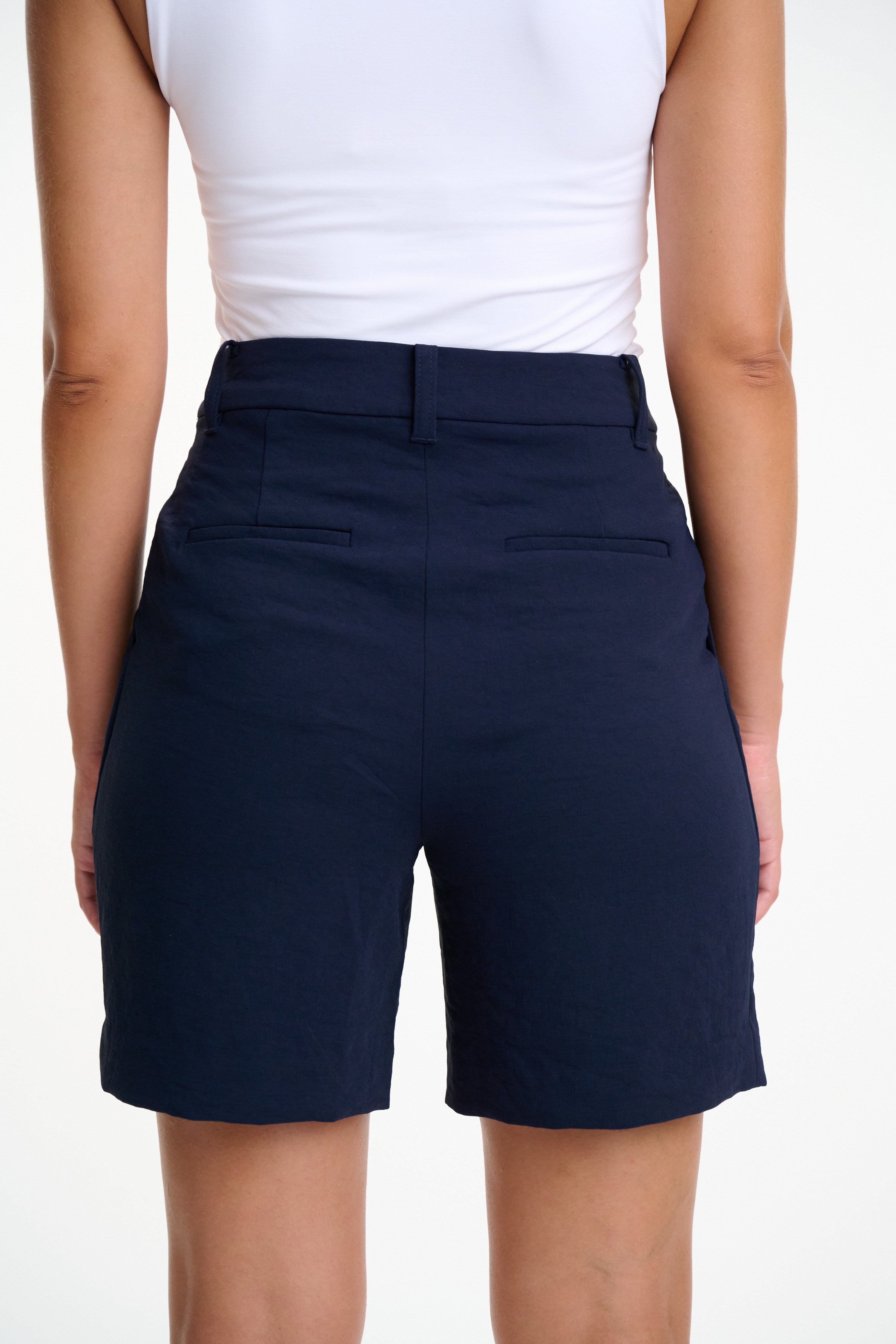 the avia bermuda short