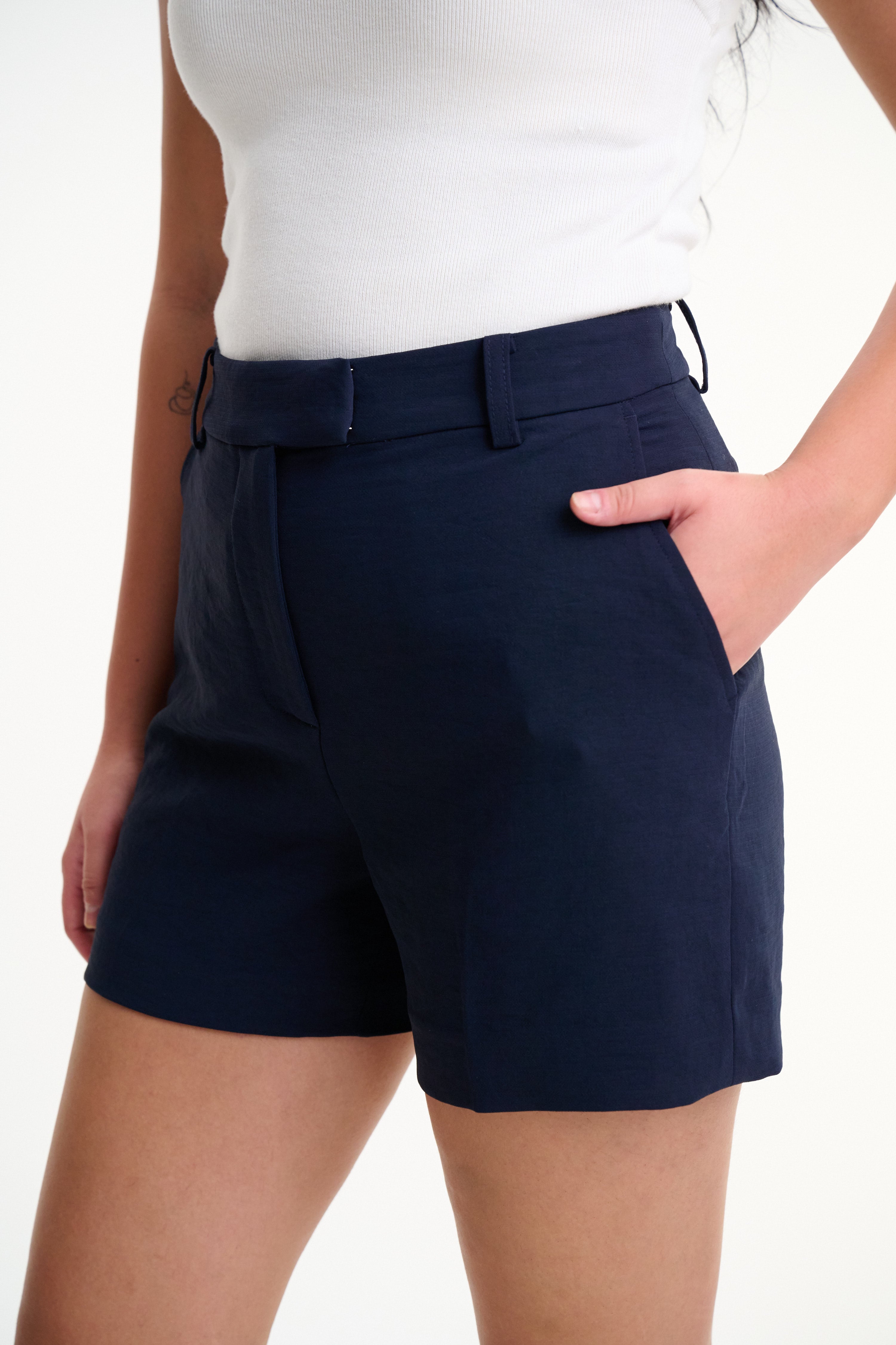 the avia tailored short