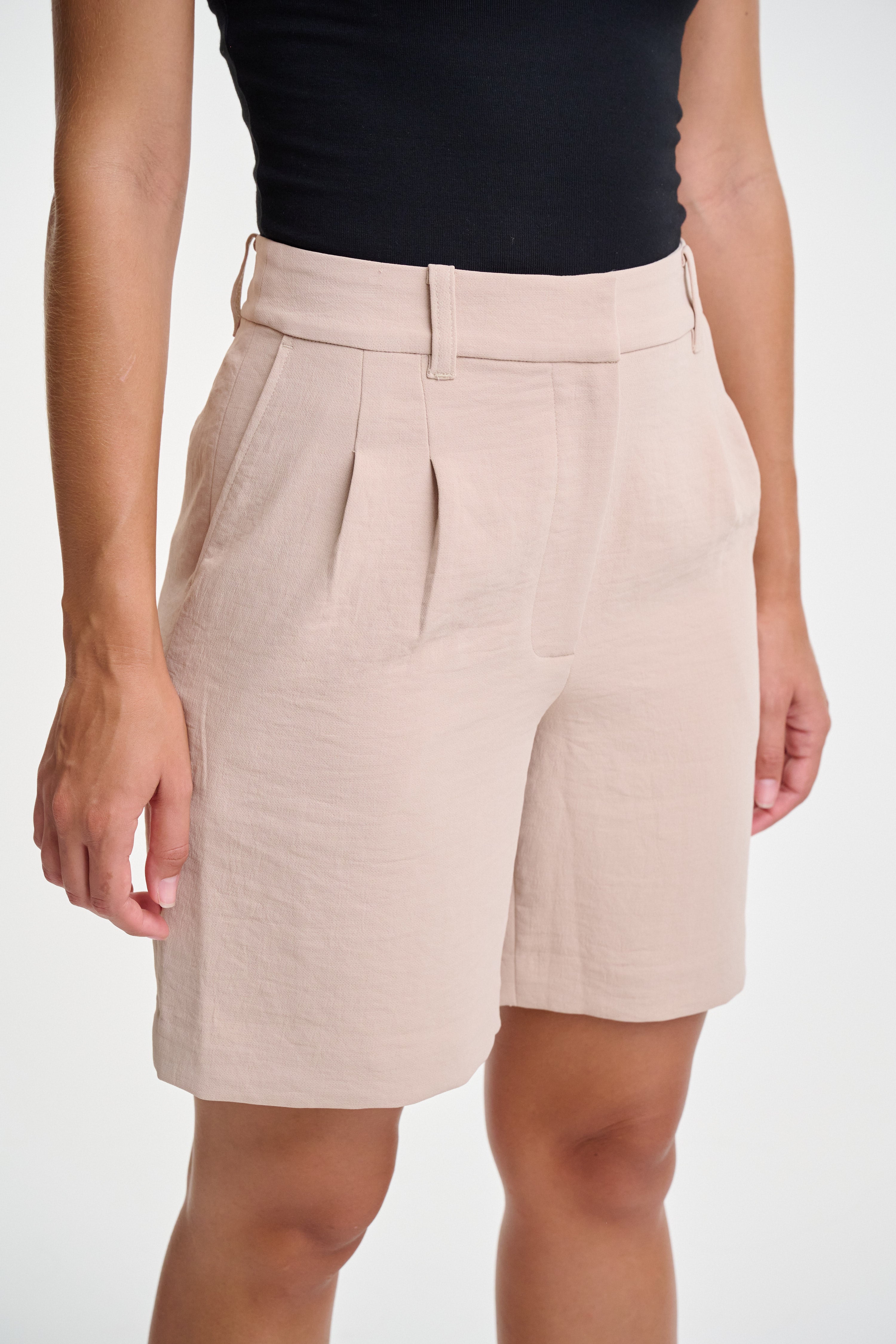 the avia bermuda short